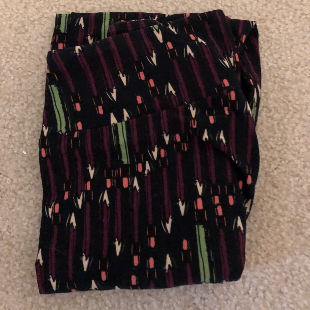 Lularoe OS leggings with pencils